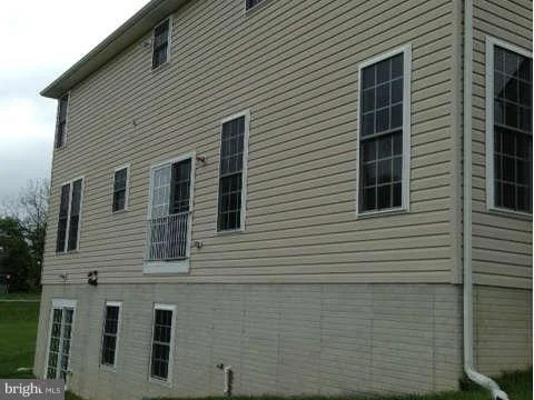 Photo of 8411 SUMMIT AVENUE