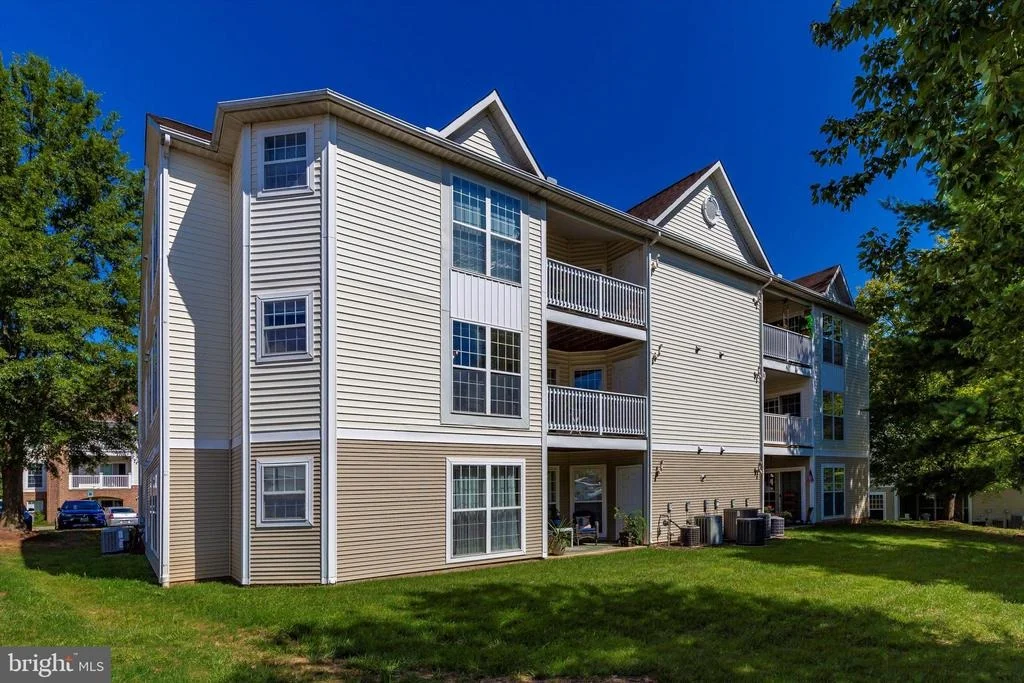 Photo of Unit 2C at 2100 WAYSIDE DRIVE