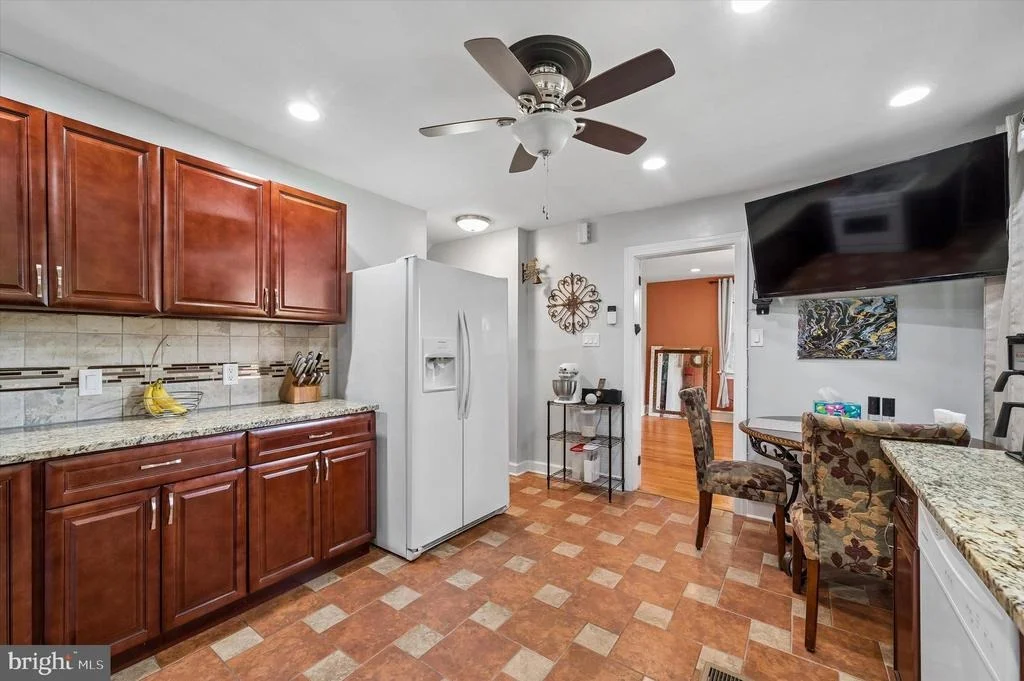 Photo of 635 LUKENS AVENUE