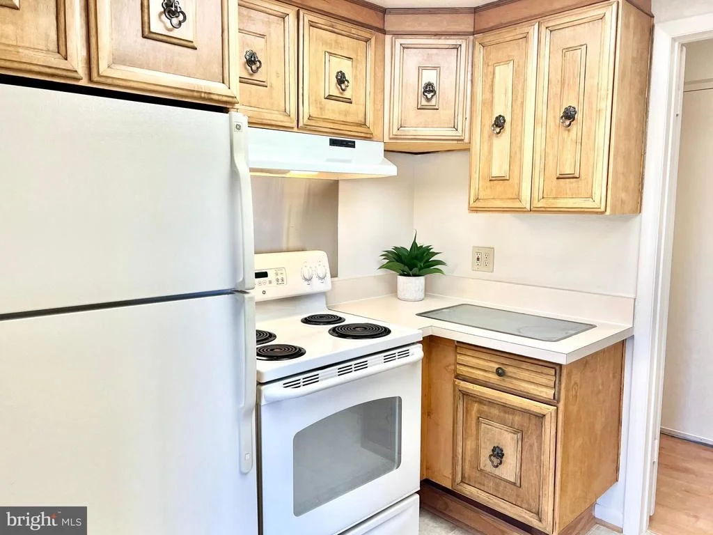 Photo of Unit 102D at 3640 GLENEAGLES DRIVE