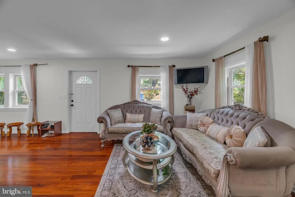 Photo of 4320 IVY GLEN ROAD