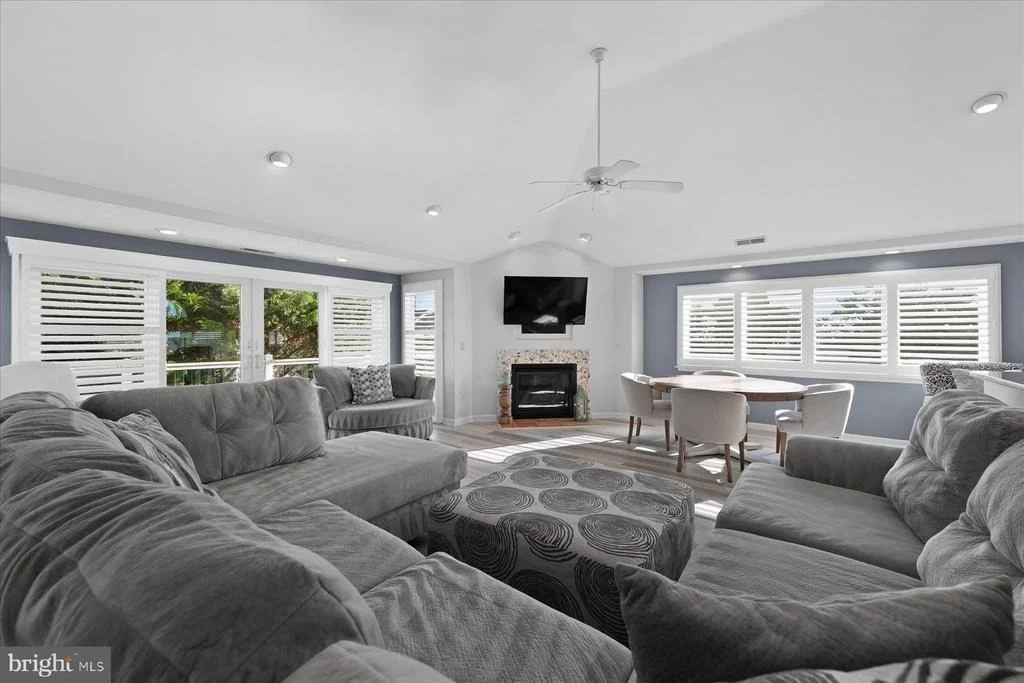 Photo of 36764 BAYSIDE DRIVE