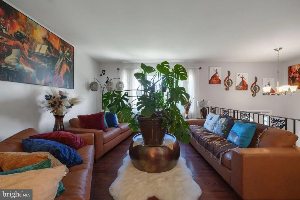 Photo of 8916 TRUBADOR DRIVE