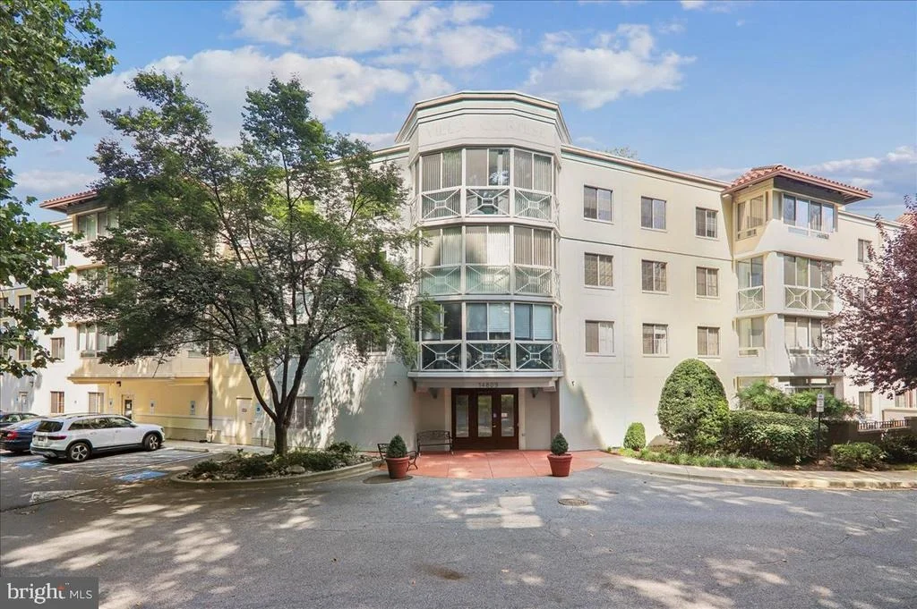 Photo of Unit 405 at 14809 PENNFIELD CIRCLE