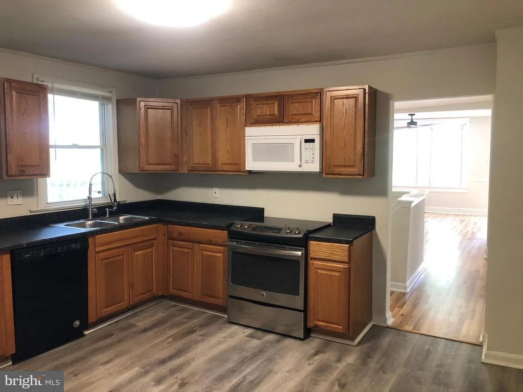 Photo of 516 MENTOR AVENUE