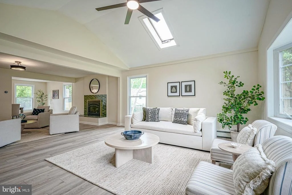 Photo of 299 HICKSTOWN ROAD