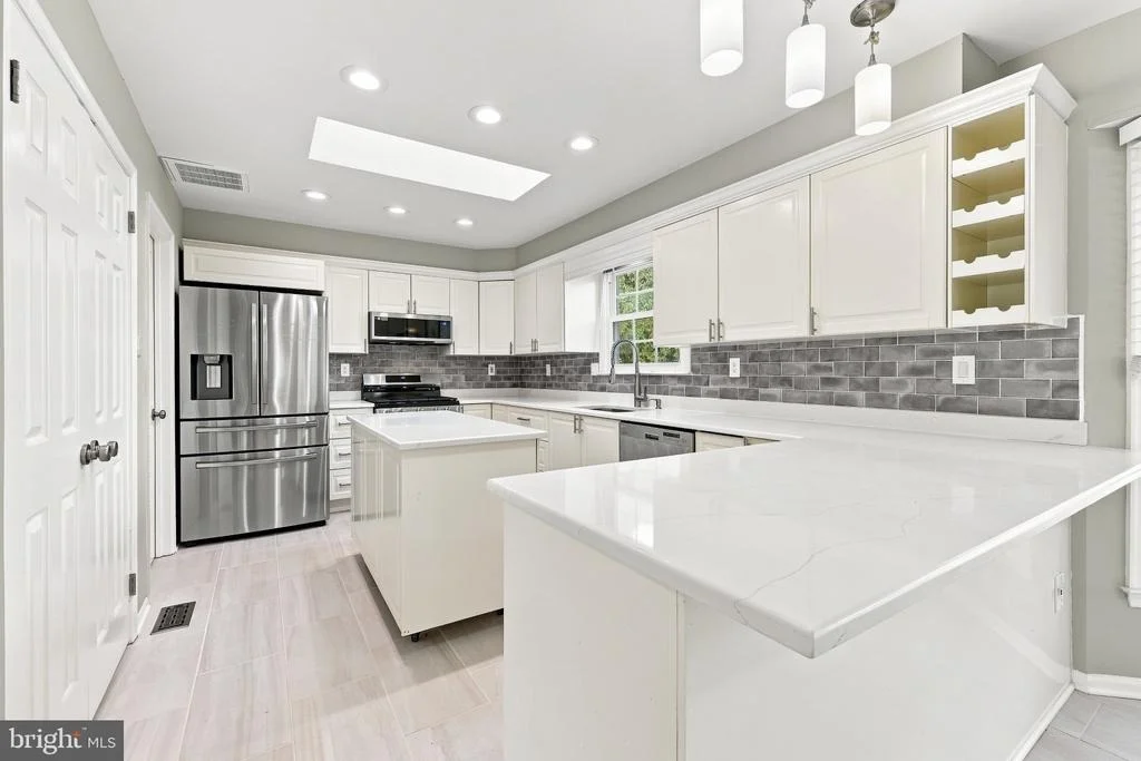 Photo of 16 KENSINGTON DRIVE