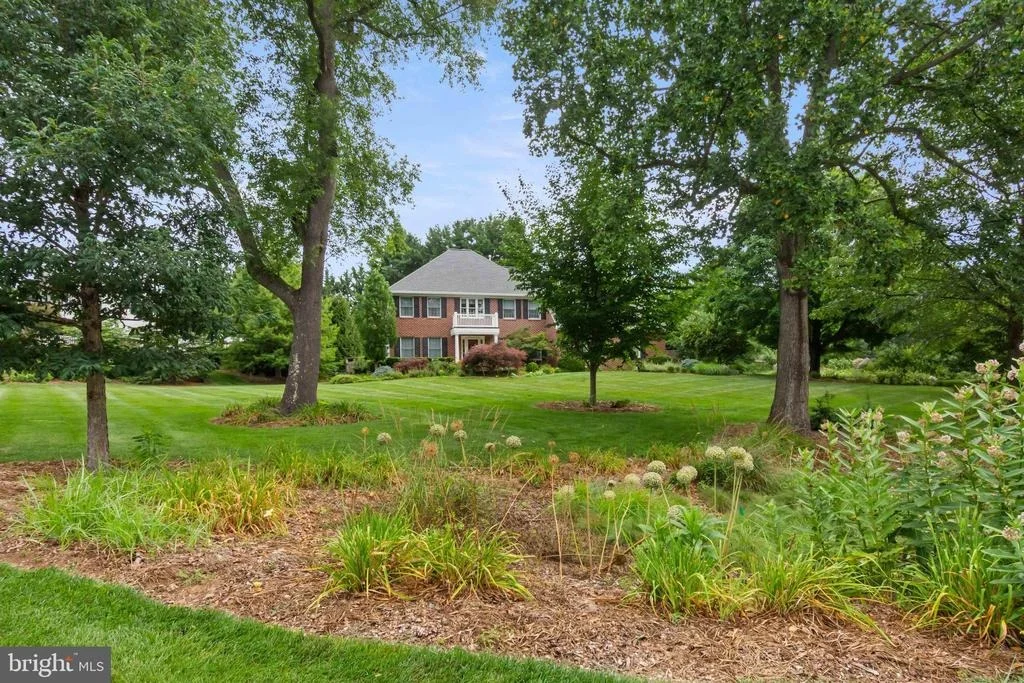 Photo of 2874 TALBERT ROAD