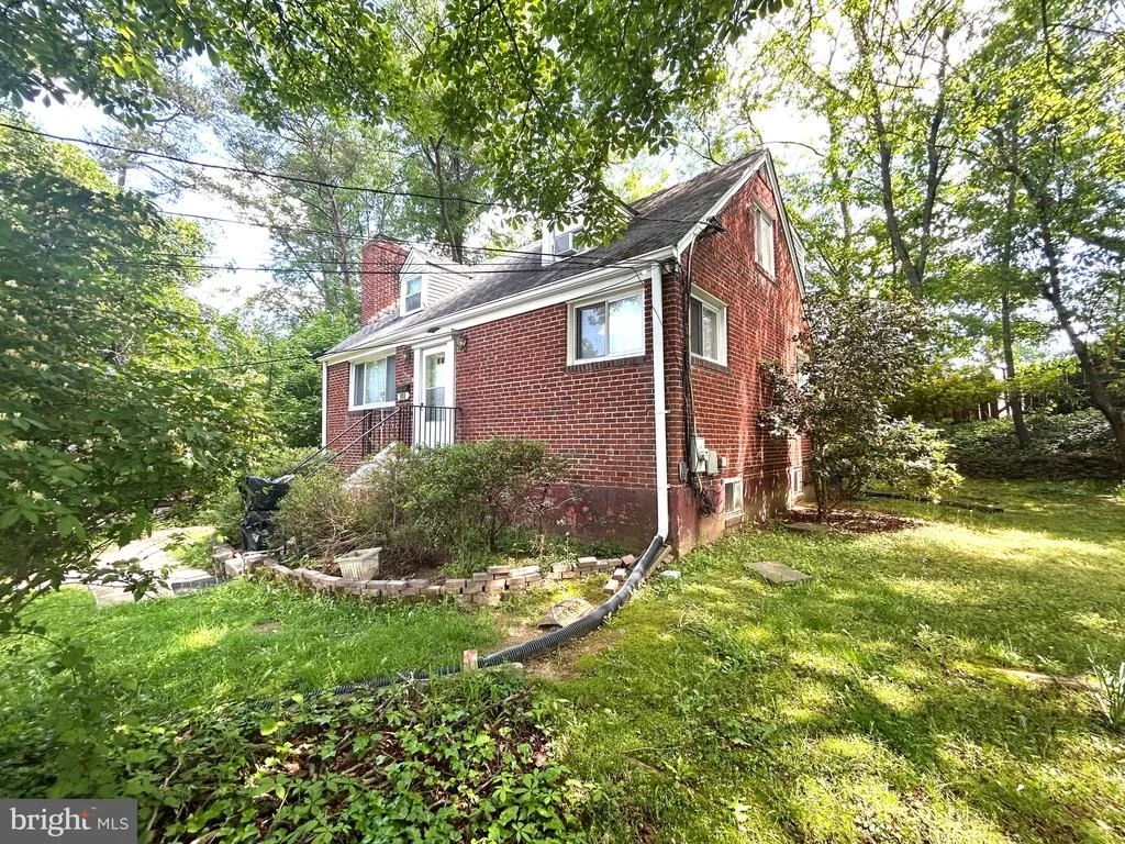 Photo of 906 DRYDEN COURT