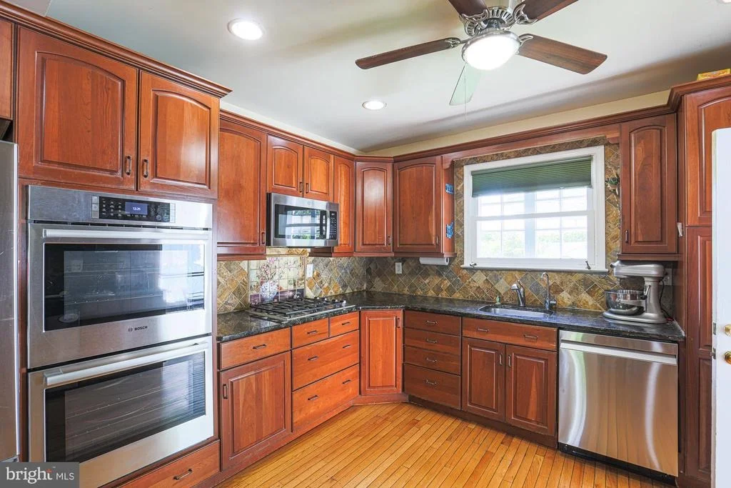 Photo of 3310 LABYRINTH ROAD