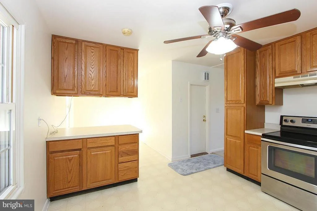 Photo of 300 MANOR COURT