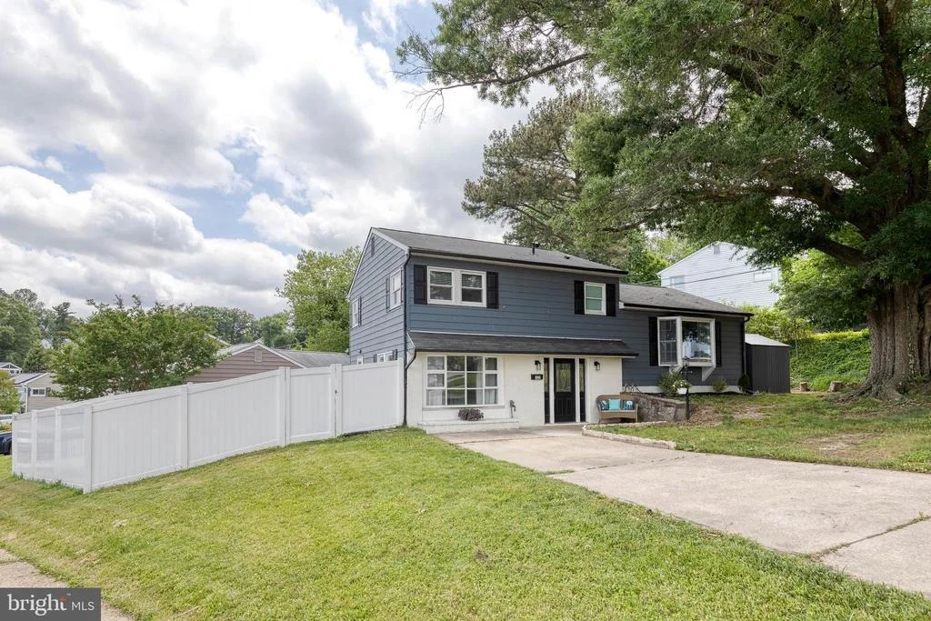 Photo of 5820 HERON DRIVE