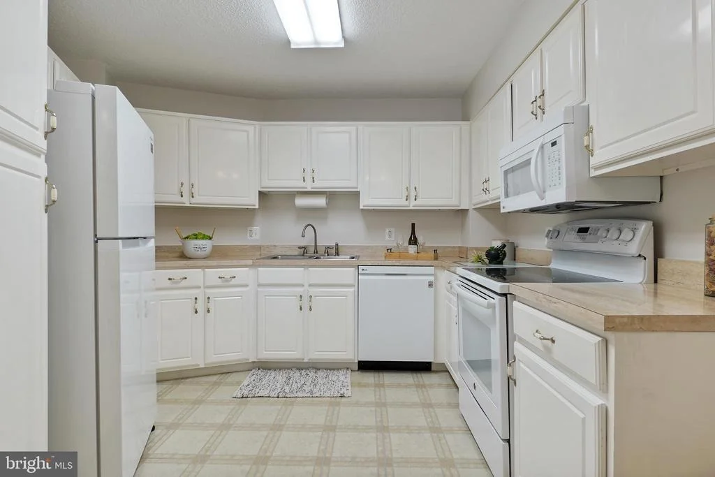 Photo of Unit 306 at 14801 PENNFIELD CIRCLE
