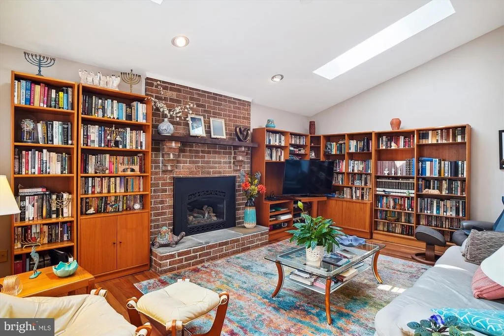 Photo of 604 AVON SQUARE COURT