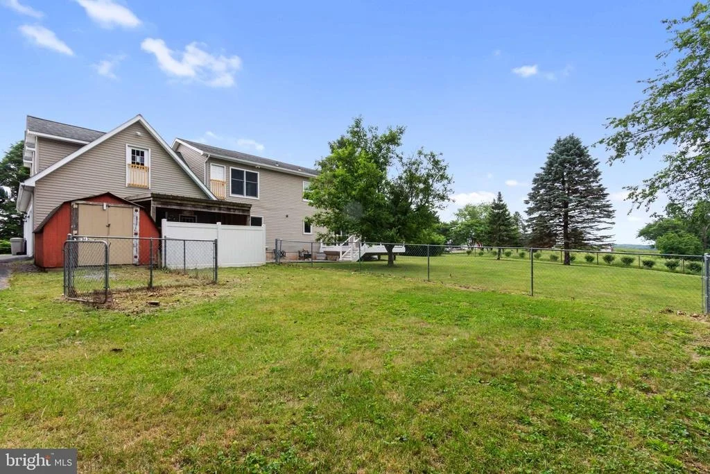 Photo of 2380 MOREAU DRIVE