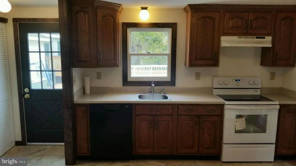 Photo of 780 SPRUCE DRIVE