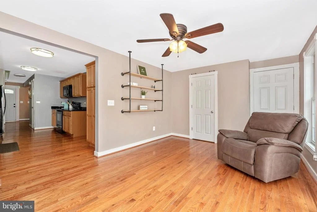 Photo of 1 E E STREET