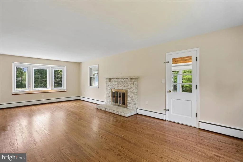 Photo of 14811 SPRINGFIELD ROAD