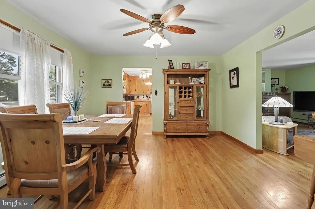 Photo of 2048 BUSTLETON ROAD
