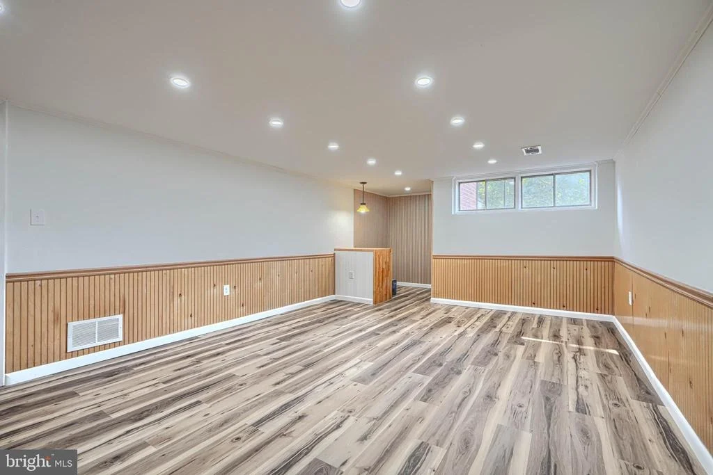 Photo of 6821 BARNETT ROAD