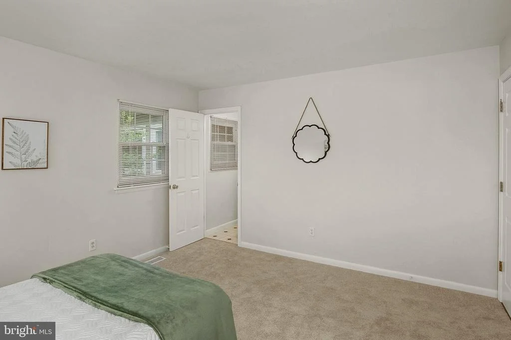 Photo of 1523 MANOR VIEW ROAD