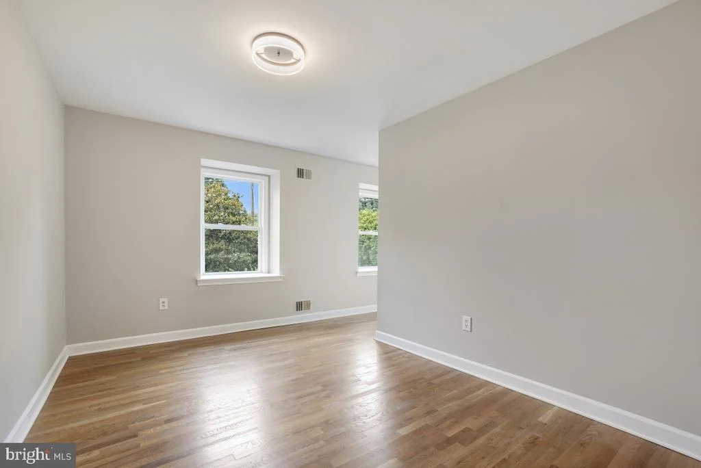 Photo of 10717 RIVER ROAD