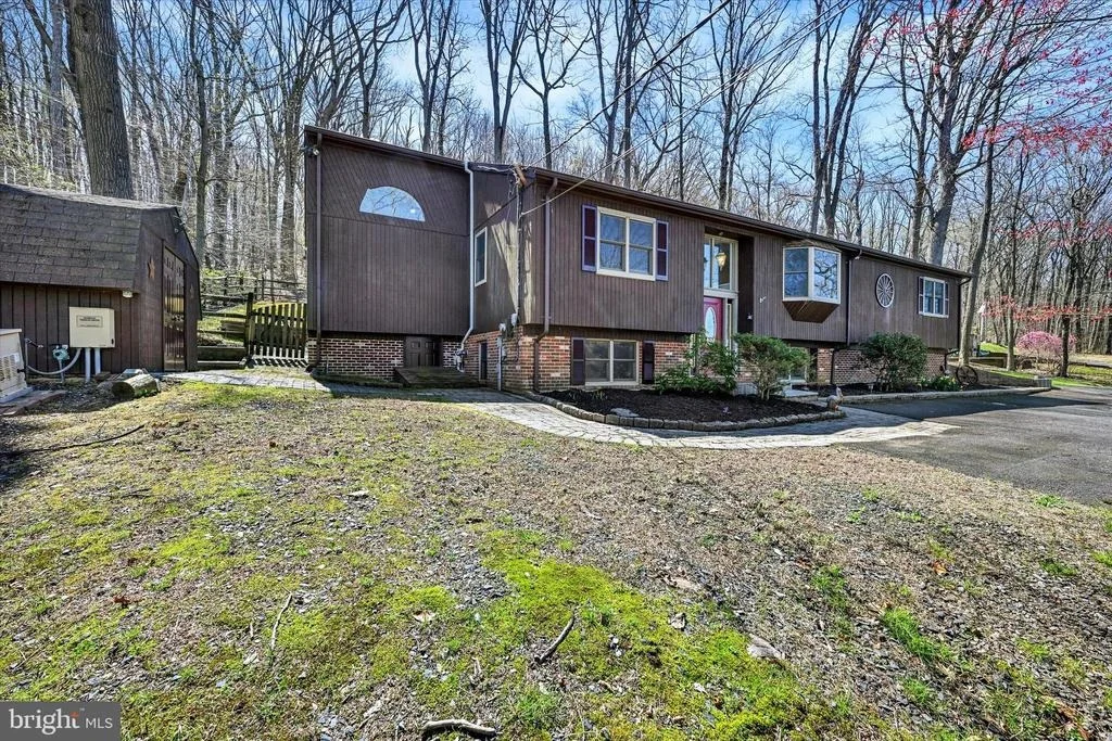 Photo of 5451 GLEN ARM ROAD