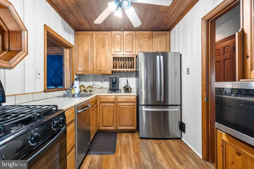 Photo of 5718 LEAF LANE