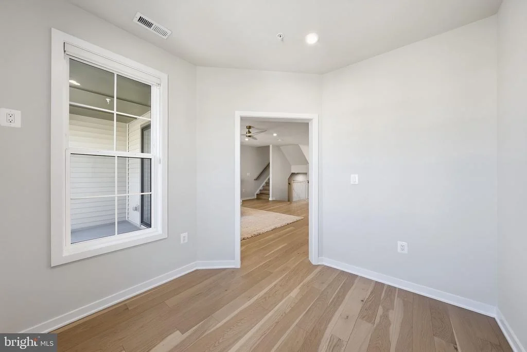 Photo of 43556 CENTERGATE DRIVE