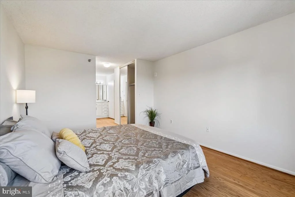 Photo of Unit 3901 at 15115 INTERLACHEN DRIVE