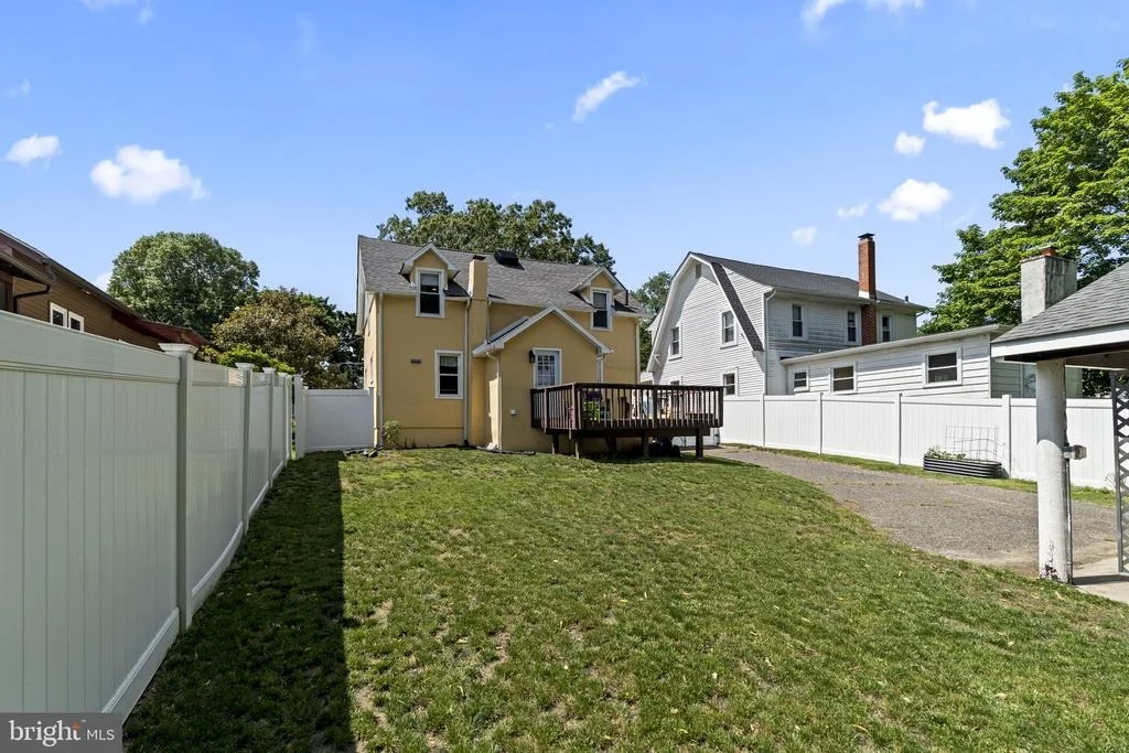 Photo of 425 FLORENCE AVENUE