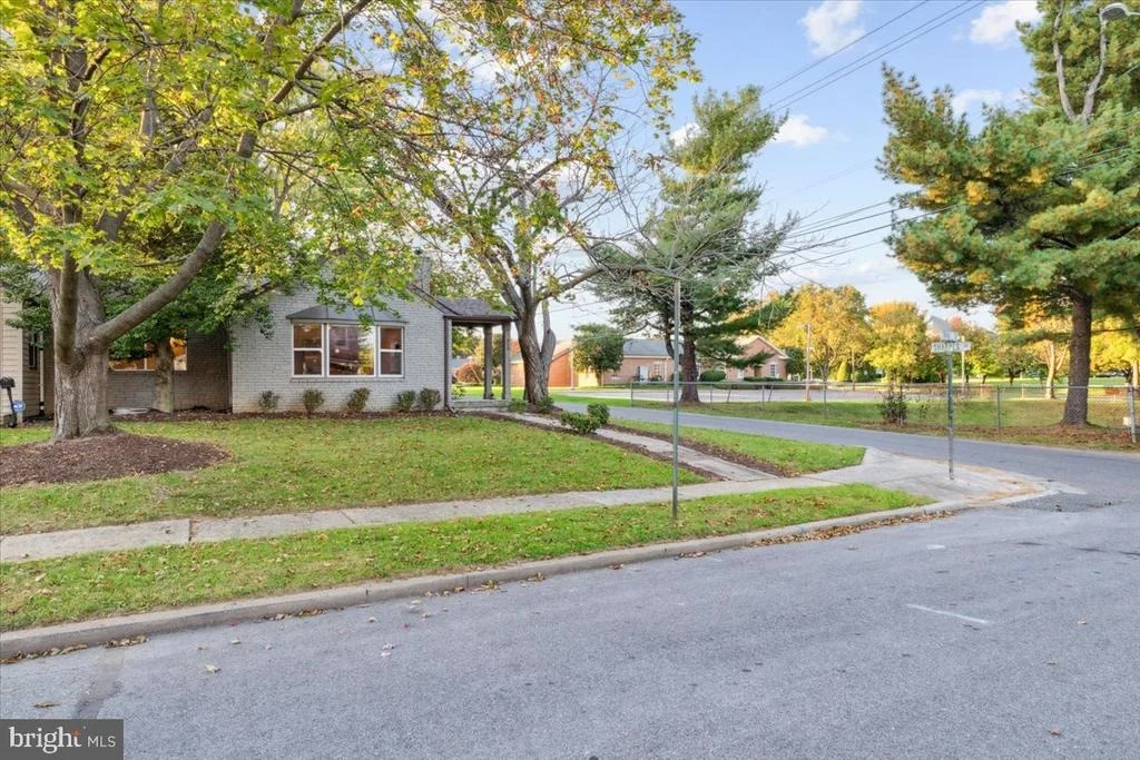 Photo of 819 TRAIL AVENUE