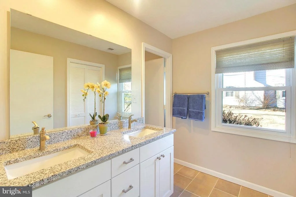 Photo of 13800 BEACON HOLLOW LANE