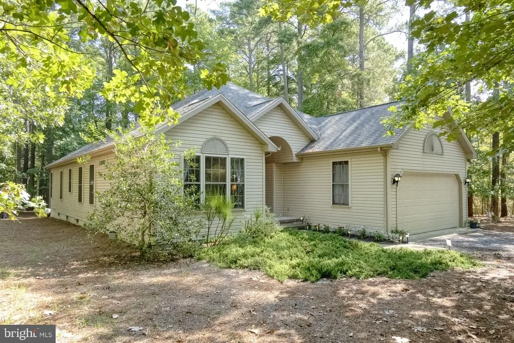 Photo of 23523 HOLLY CIRCLE