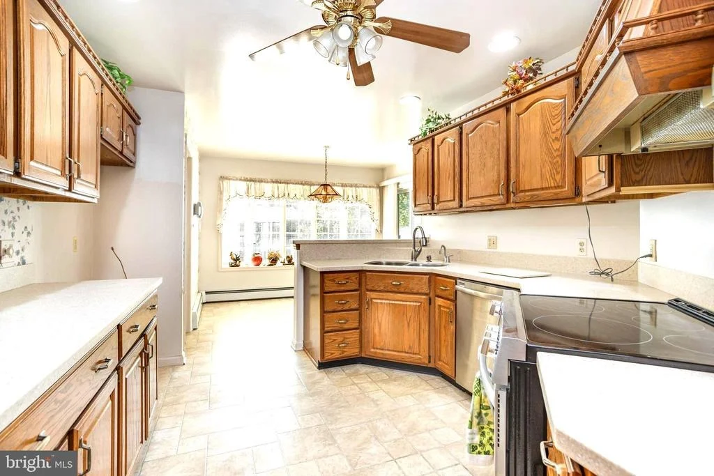 Photo of 7252 MEADOW LANE
