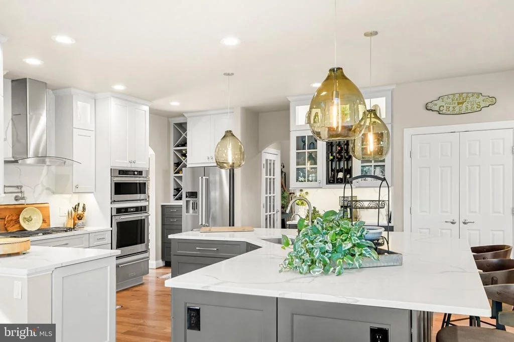 Photo of 4606 MOCKINGBIRD LANE
