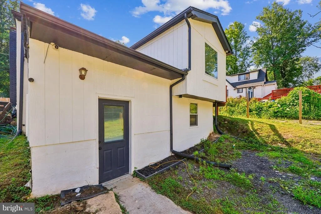Photo of 19104 CHANDLEE MILL ROAD