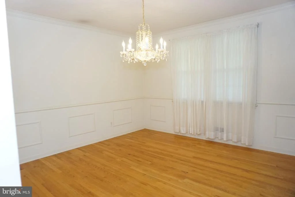 Photo of 1304 CHEZ COURT
