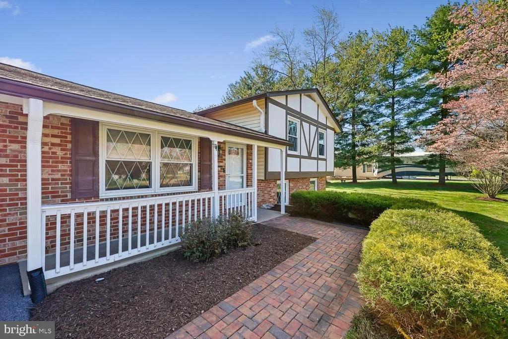 Photo of 7993 PLEASANT COURT