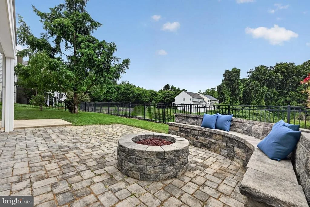 Photo of 810 MORAN DRIVE