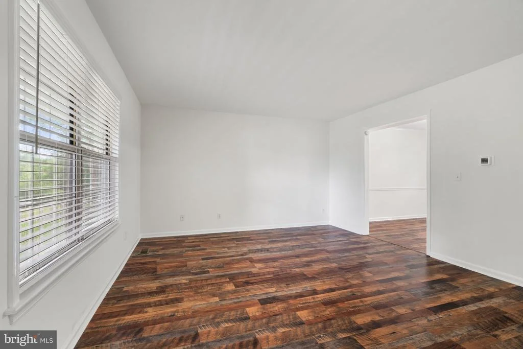Photo of 2309 MAPLEWOOD DRIVE