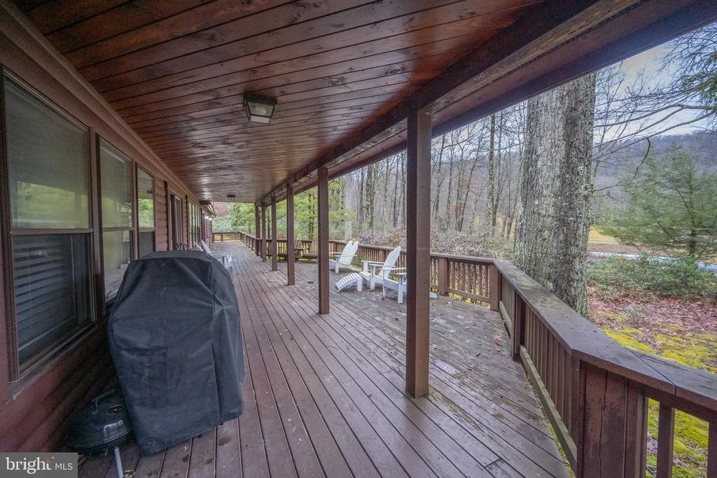 Photo of 526 GLEANINGS DRIVE