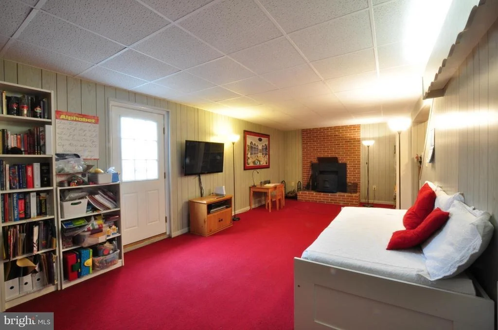 Photo of 10121 JOHNS DRIVE