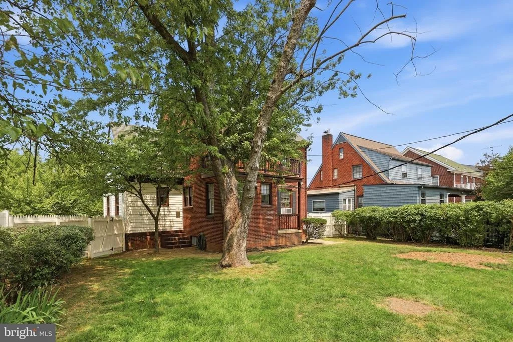 Photo of 408 CARROLL PARKWAY