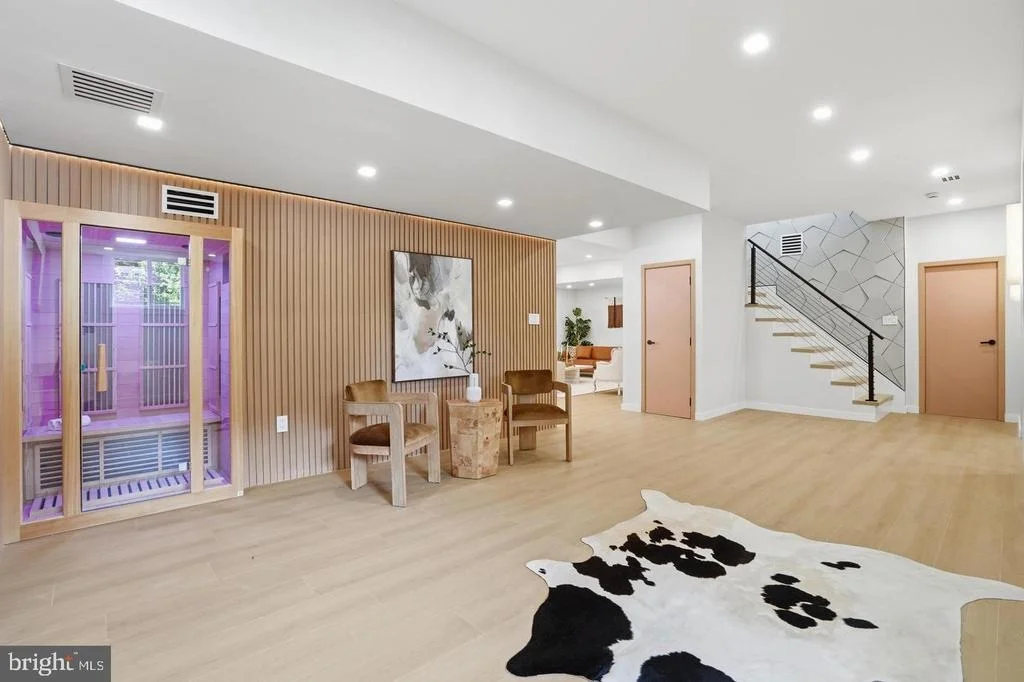 Photo of 1124 SAVILE LANE