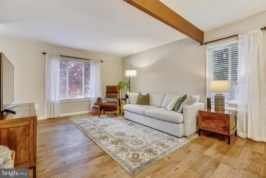 Photo of 10105 MEREDITH AVENUE