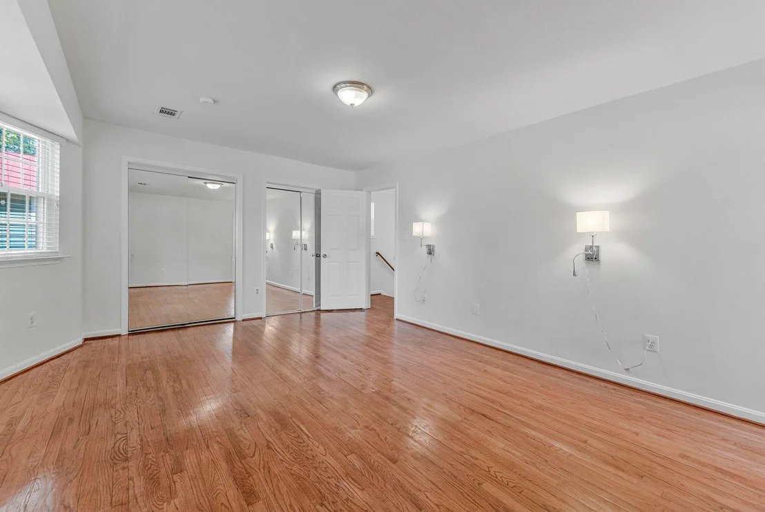 Photo of 3683 BLENHEIM BOULEVARD