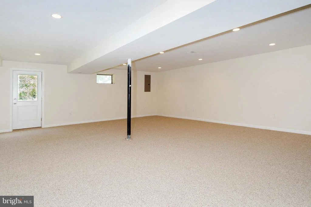 Photo of 3905 QUEEN MARY DRIVE
