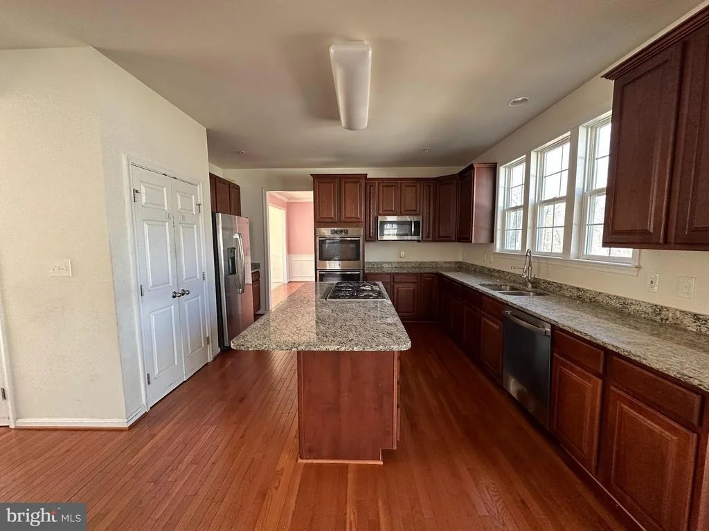 Photo of 7376 TOTTENHAM DRIVE