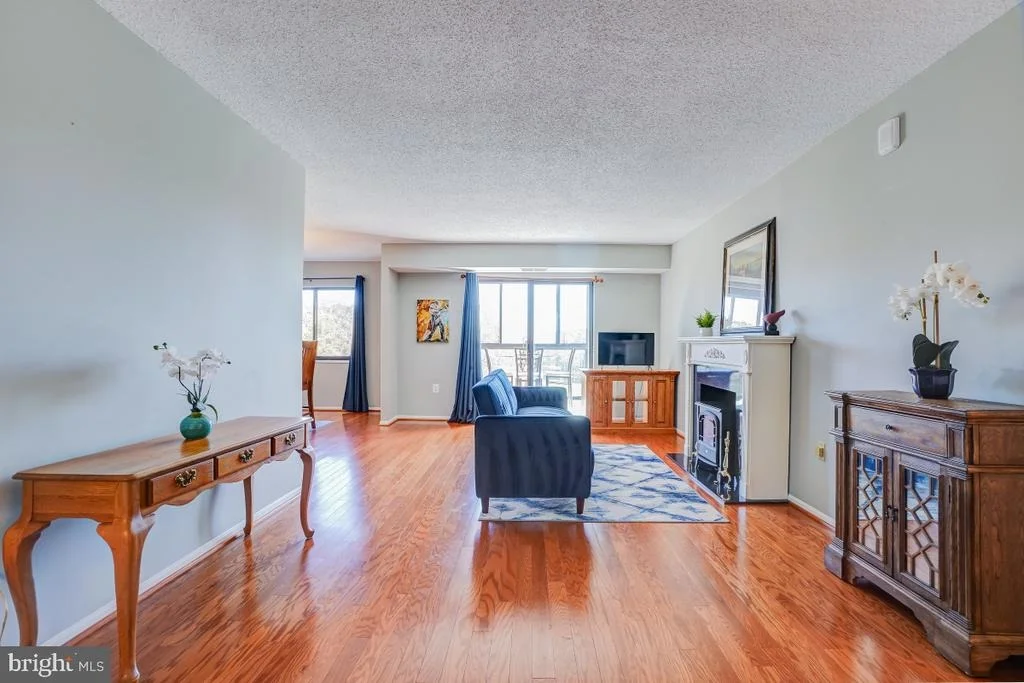 Photo of Unit 1625 at 15101 INTERLACHEN DRIVE